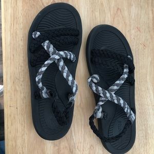 Womens WILDVIBE Sandals
